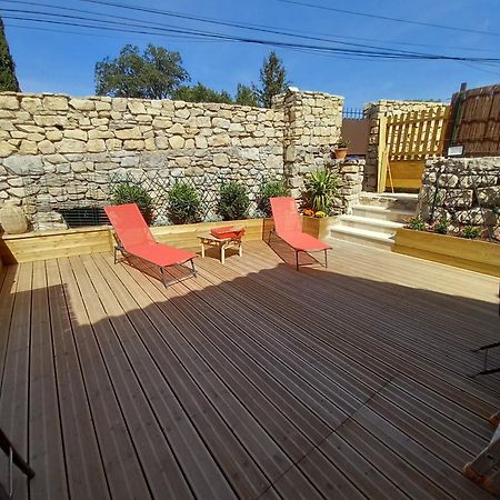 Chez Daniele Chambre Avec Jacuzzi Et Terrasse Privee Murs  Exteriér fotografie